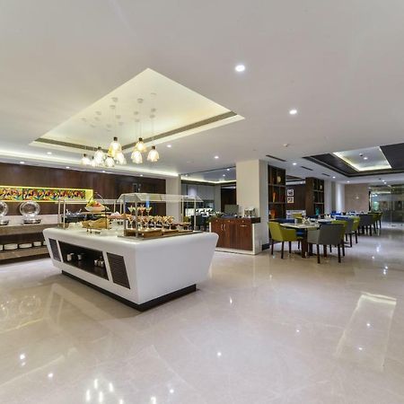 Lemon Tree Hotel Jammu Bagian luar foto